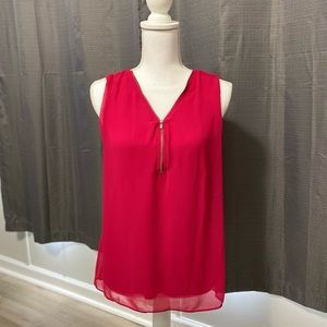 New York and company top with a color pop!